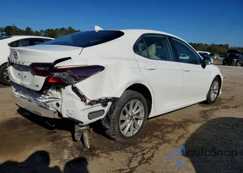 2023 Toyota Camry Le z USA, uszkodzony, nr VIN 4T1C11AK3PU127887